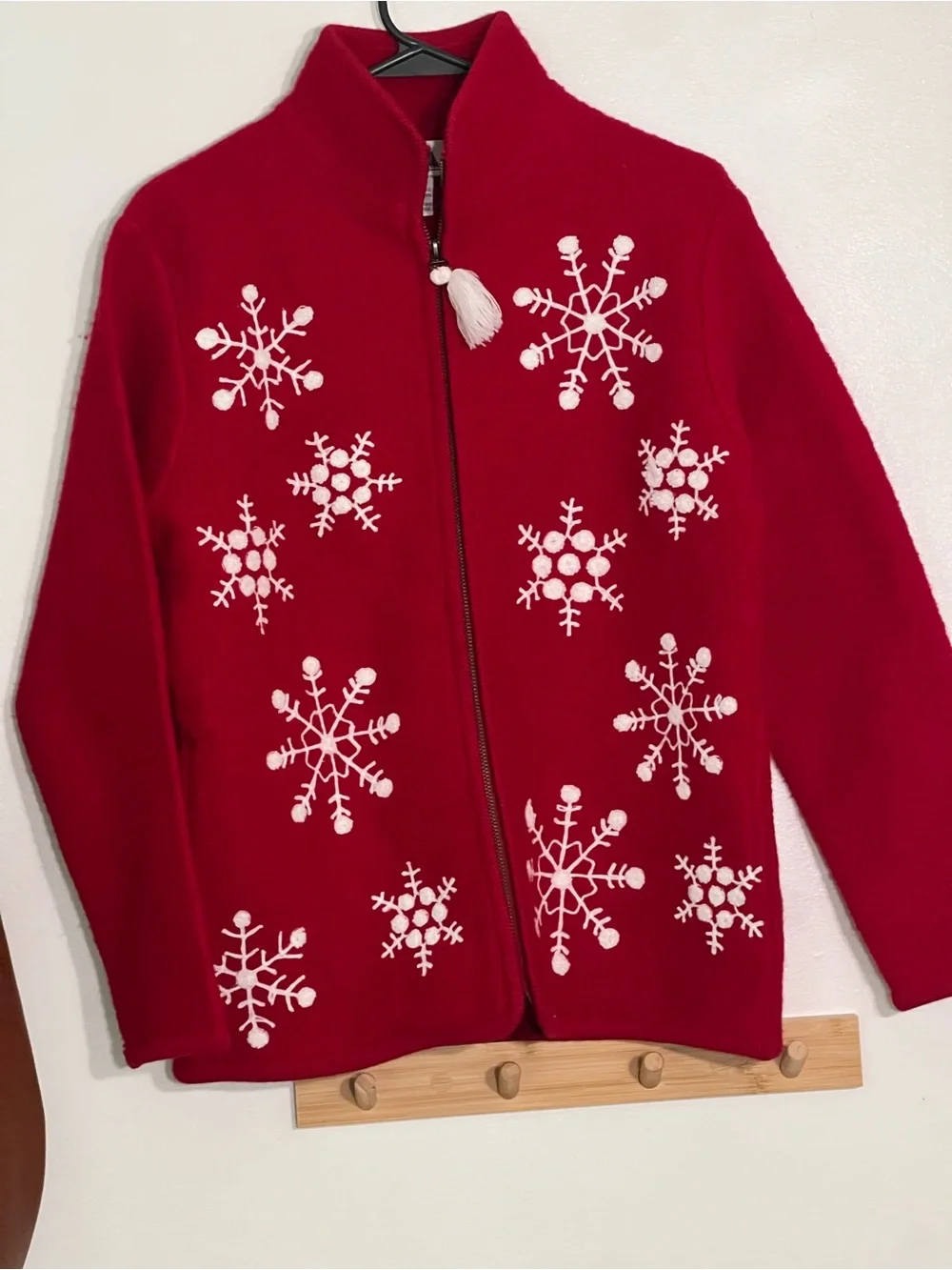 Vintage women’s small 100% wool Red Zip-Up Jacket & Snowflake Accents no flaws